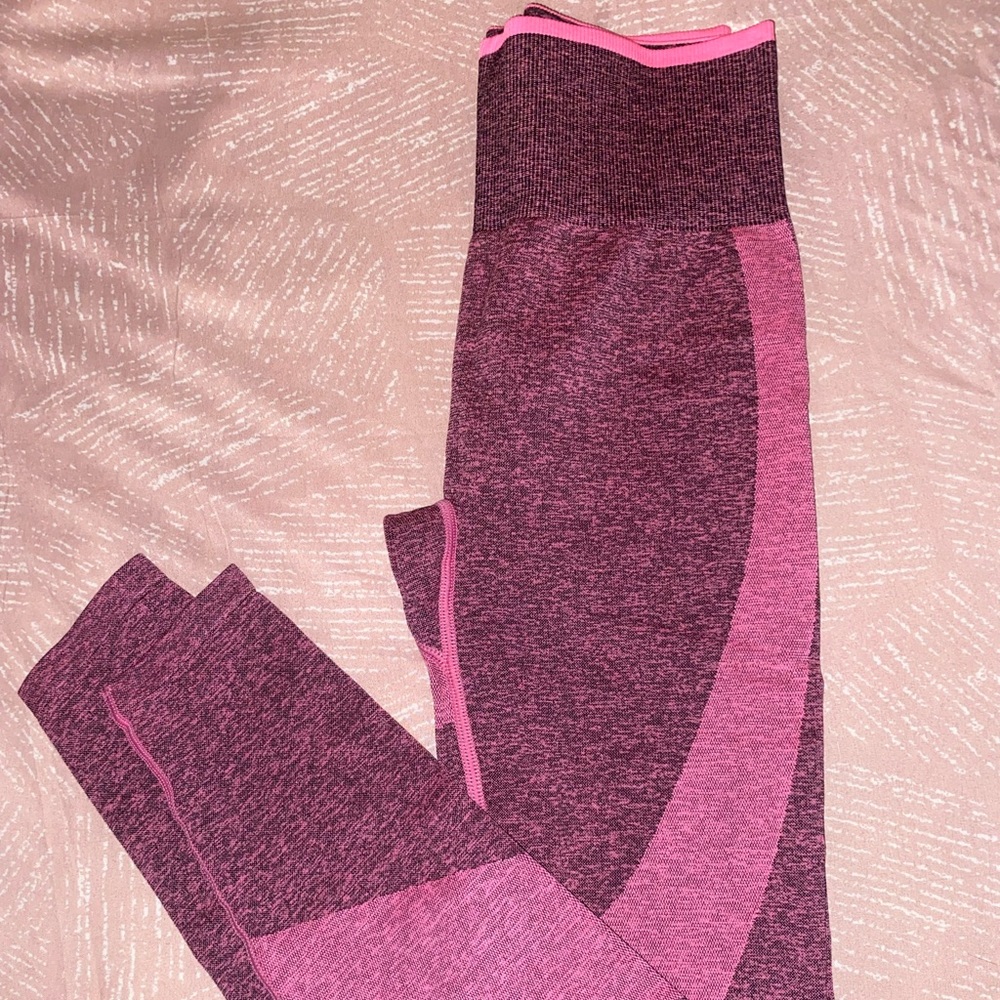 PINK leggings 💗